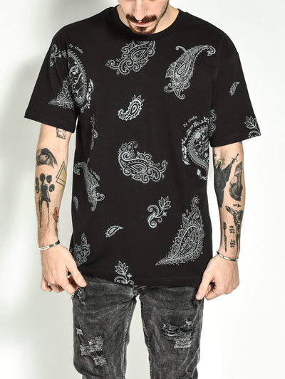Schwarzes T-Shirt mit Bandana