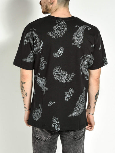 Schwarzes T-Shirt mit Bandana