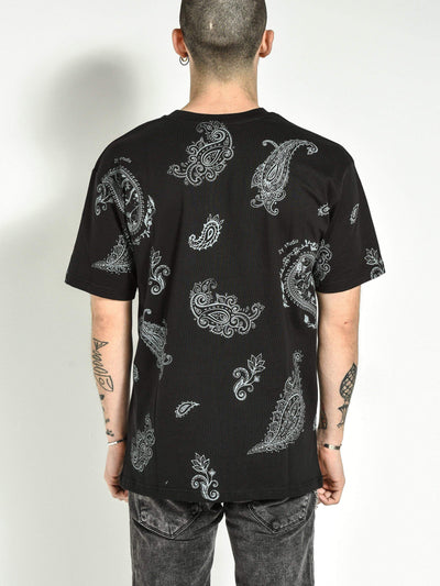 Schwarzes T-Shirt mit Bandana