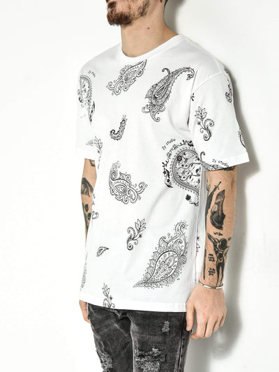 Weißes T-Shirt mit Bandana