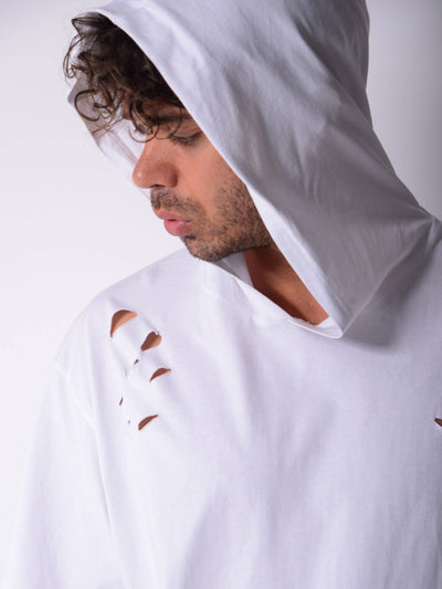 Weißes T-Shirt mit Kapuze und Rissen