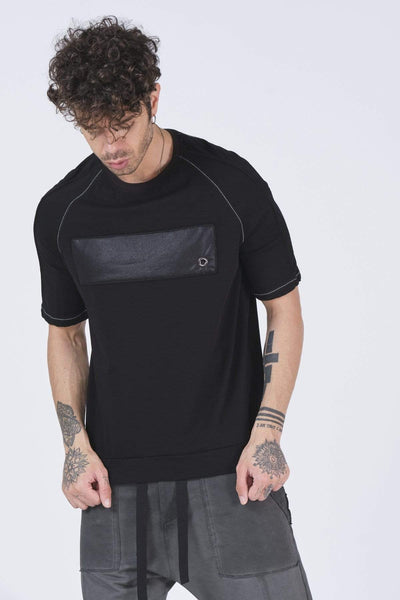 Modernes Patch-T-Shirt