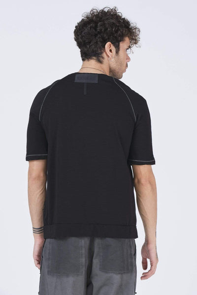 Modernes Patch-T-Shirt