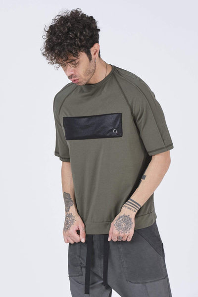 Modernes Patch-T-Shirt