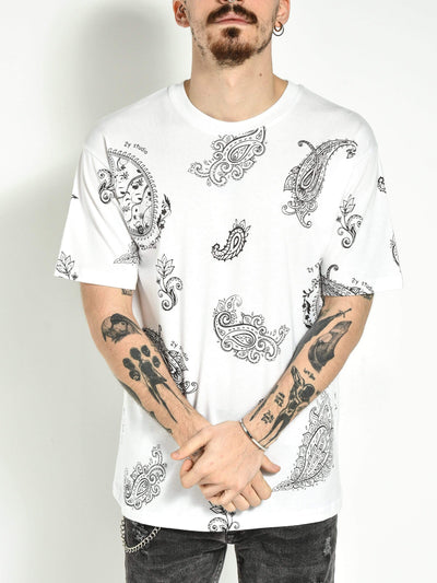 Weißes T-Shirt mit Bandana